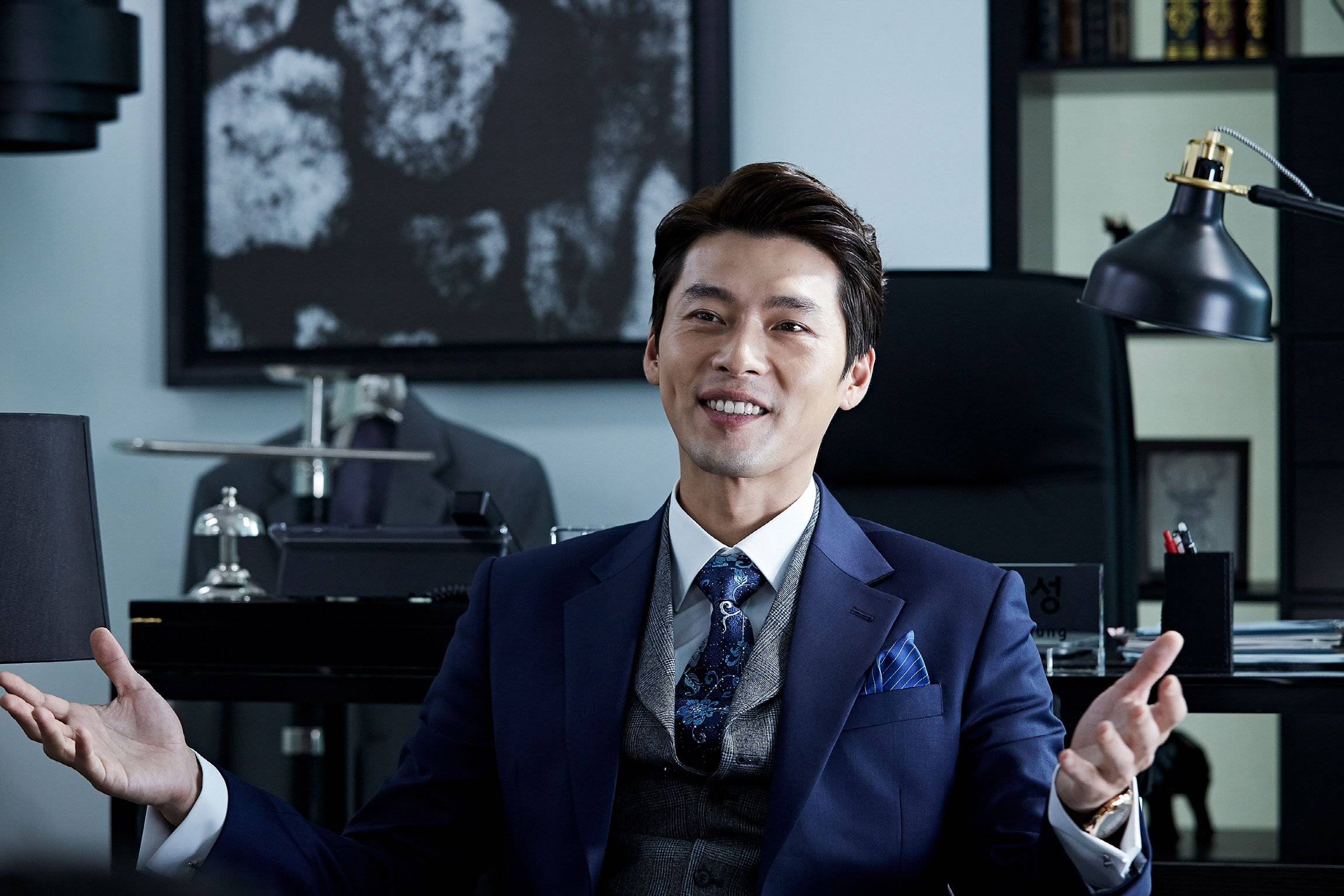 Photos] 'The Swindlers' drops sexy stills of Hyun Bin, Yoo Ji-tae, and more  @ HanCinema