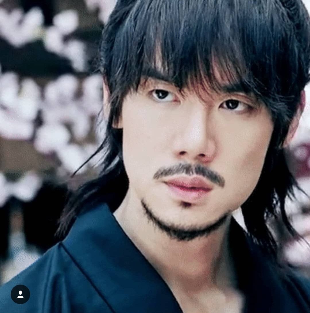 Gu Dong-mae from Mr. Sunshine (kdrama 2018), played by Yoo Yeon-seok (Yu  Yun Suk) | Yoo yeon seok, Handsome korean actors, Korean actors